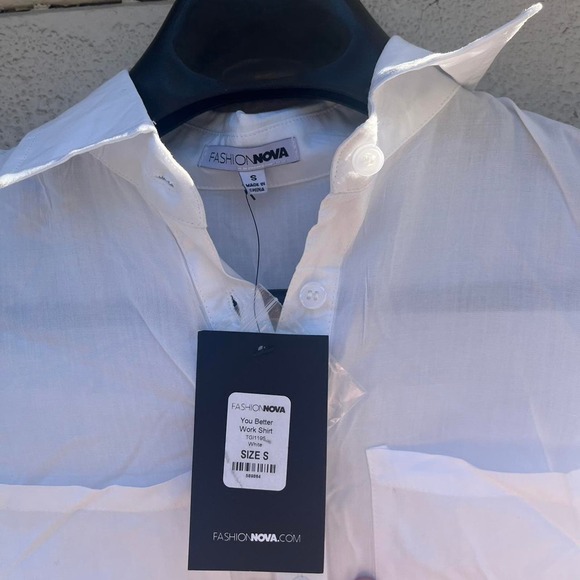 Nwt womens Fashion Nova white button - Picture 3 of 3